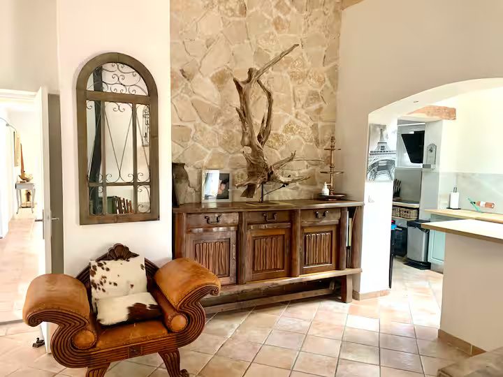 Living room at Villa Augflor, French Riviera