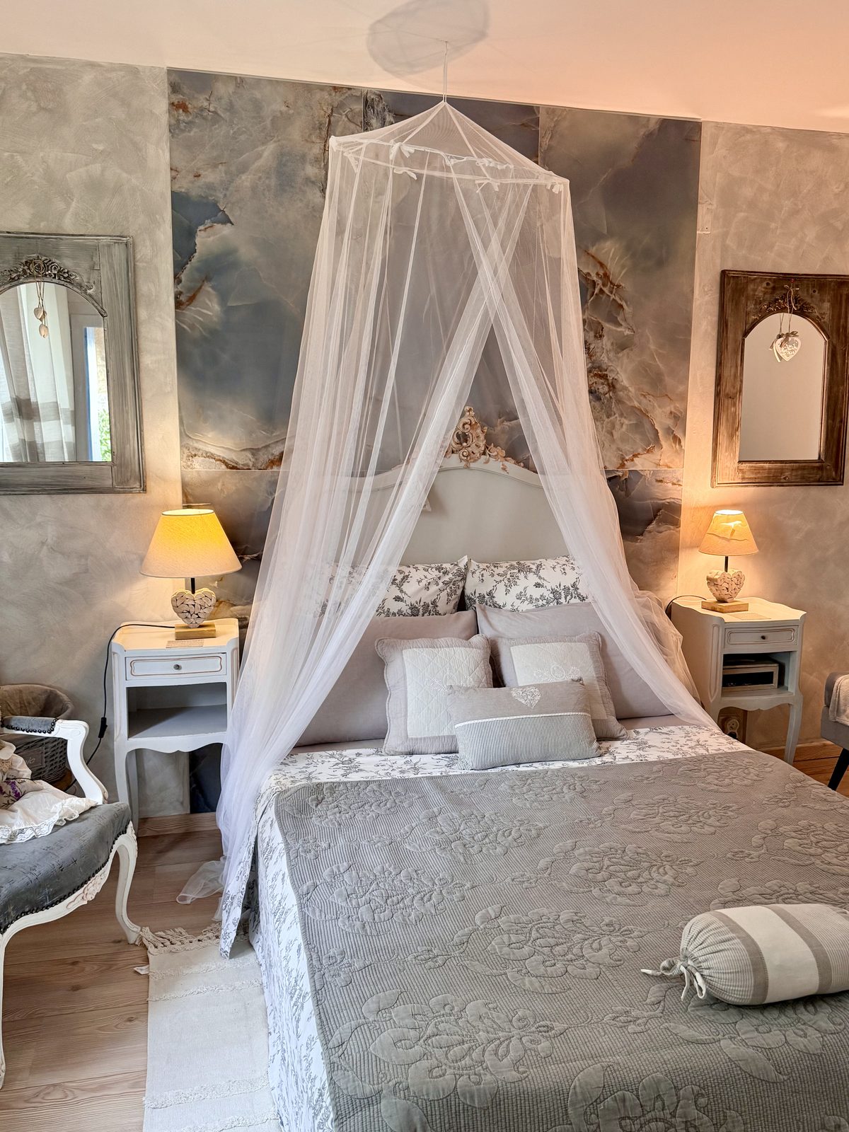 Provence ground-floor bedroom at Villa Augflor
