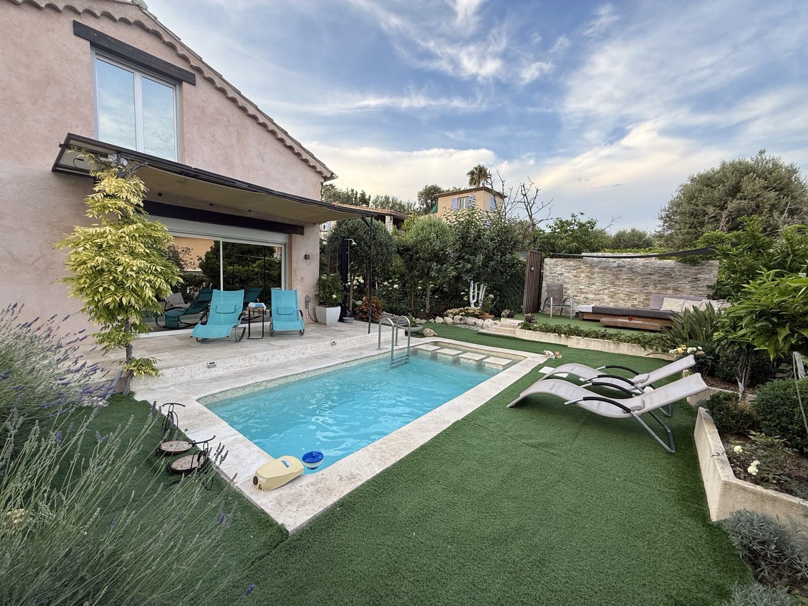 Villa Augflor private pool and garden, Cagnes-sur-Mer