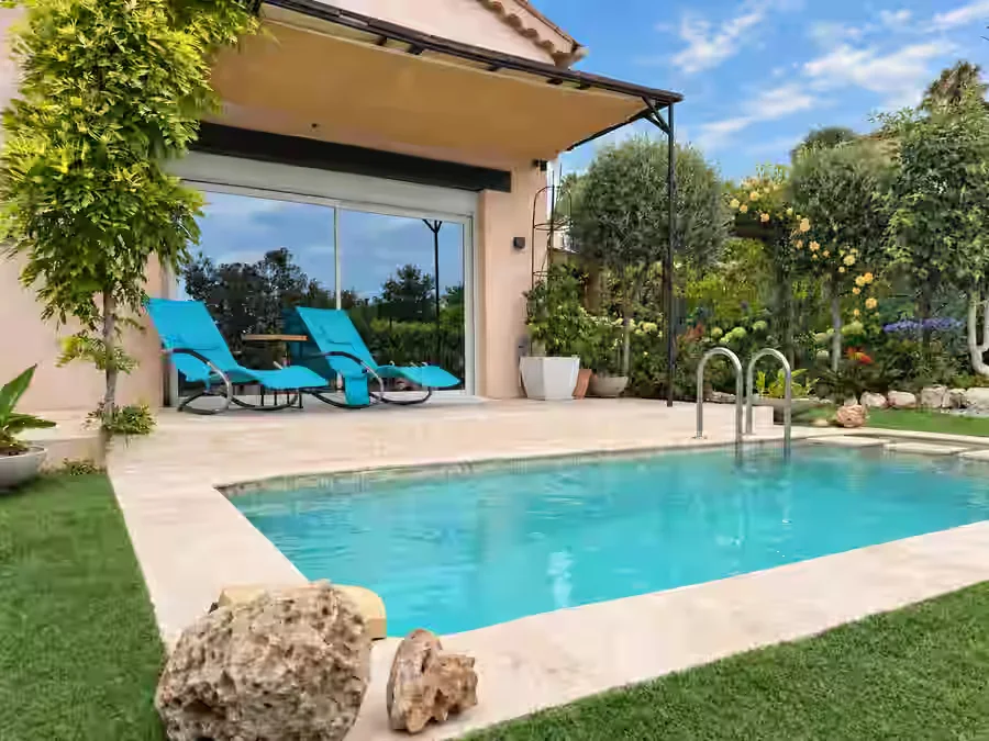 Terrasse et piscine privée de Villa Augflor à Cagnes-sur-Mer